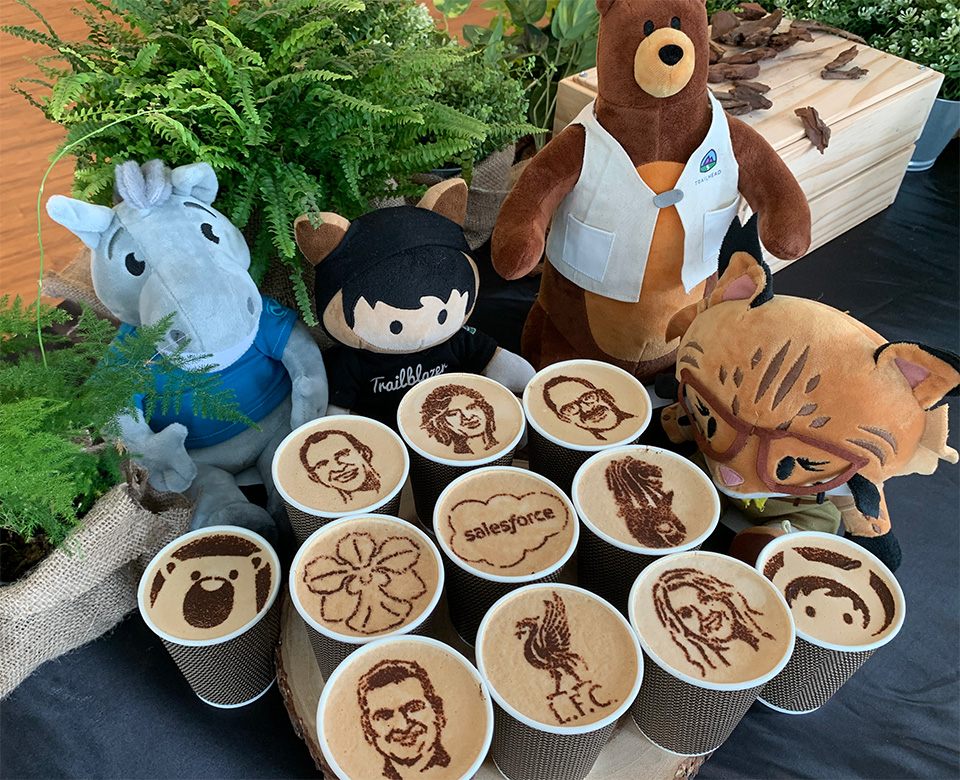 The Singapore office’s coffee cart features latte art with familiar faces!